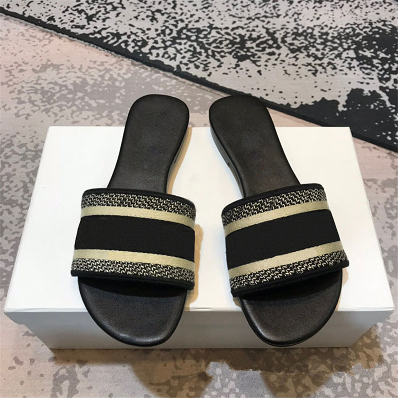 

Embroidery Woman Slippers Luxury Women Shoes Fashion Home Designer Flip Flops Outdoor Beach Sandal Letters Slides Flat Slipper