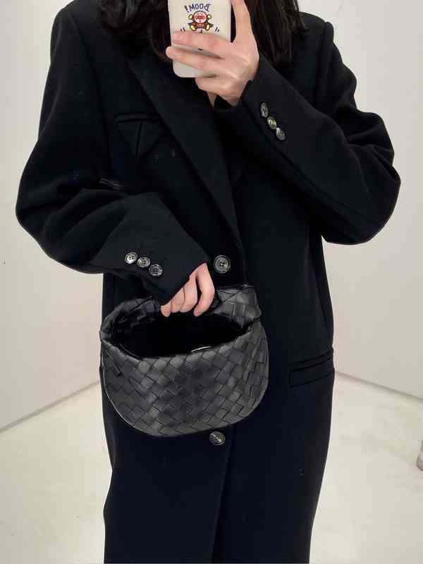 

Original Edition Handbags Venetass's Designer Bottegas'ss Luxury Bag Woven Dumpling Versatile Knotted Jodie Sheepskin Armpit, Nai cha se
