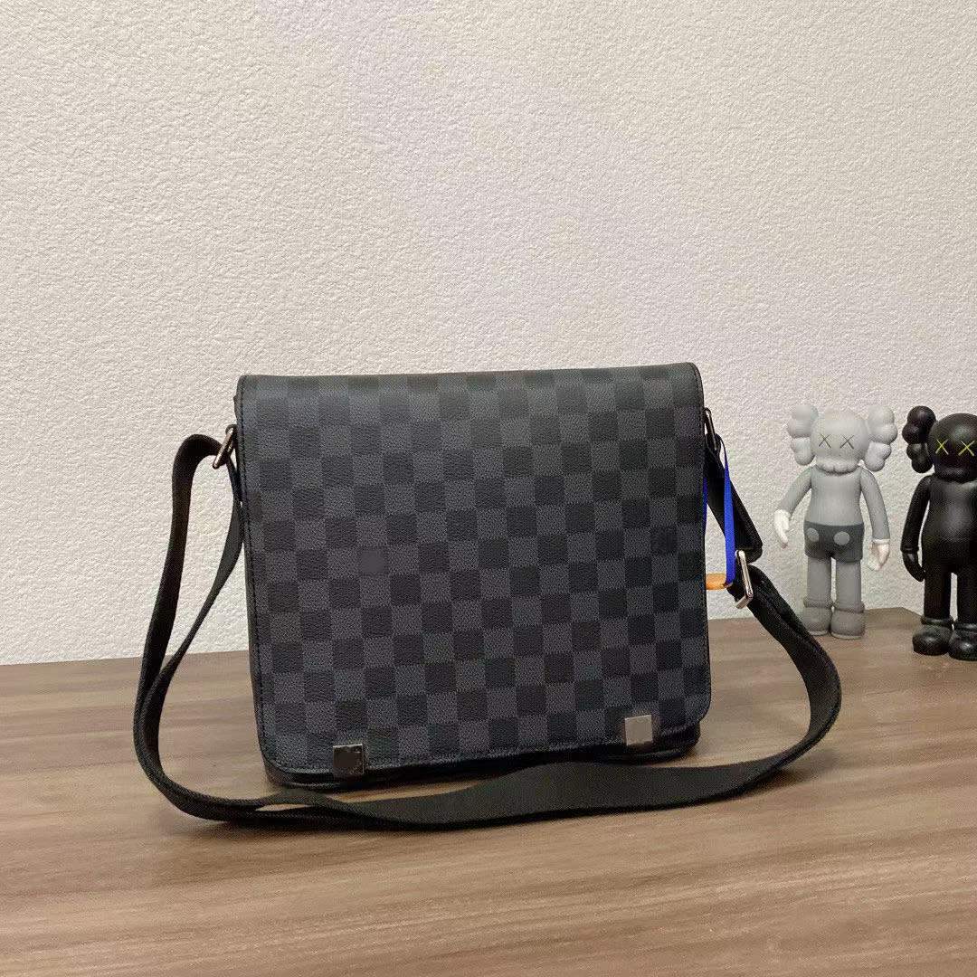 

men Luxurys Designers Bags 2022 Men purses Classic Style Fashion bag men's messenger bagss sacoche pouch woMen's wallet, Invoices are not sold separately