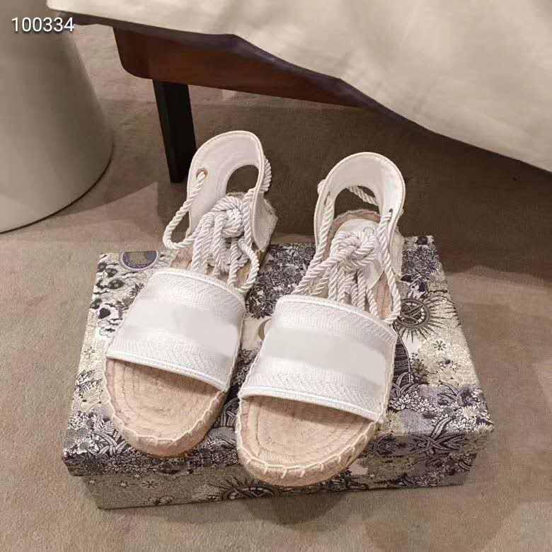 Chaussures en toile pour femmes en été femme de luxe Femme à talons à talons décontractés confortables Designer à la cheville à lacets Slippers F