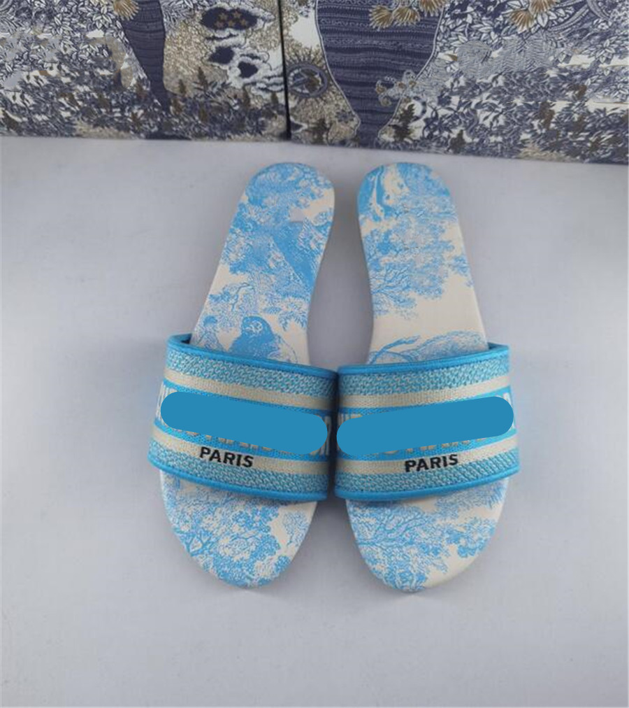 

Fashion Women's Casual slippers embroidery Beach slippers TOP quality Leather shoes female Classic design flip flops Ladies comfortable open toed Sandals D42210
