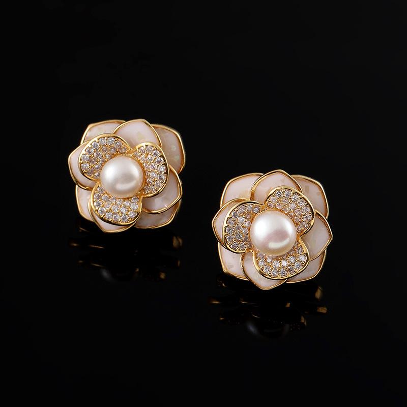 

Stud Trendy Vintage Freshwater Pearl Earrings Light Luxury Small Fragrance Camellia Feminine Elegant Ear JewelryStud