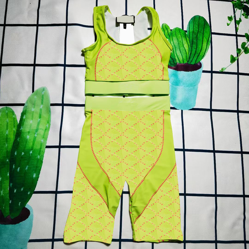 

Summer Green Vests Shorts Pants Women Elastic Designer Suit Sets Personality Letter Print Sport Vest Shorts Luxury Yoga Set Clothing