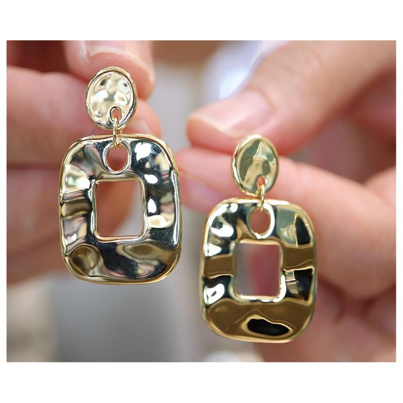 

Dangle & Chandelier European And American Retro Bright Gold 18k Mist Geometric Earrings Metal Cool Wind