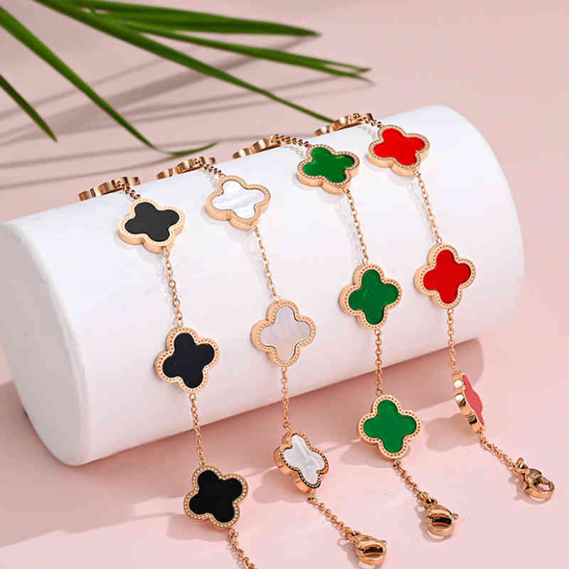 

Titanium steel non fading Korean version simple classic lucky clover female student girlfriend Fashion Dign Bracelet