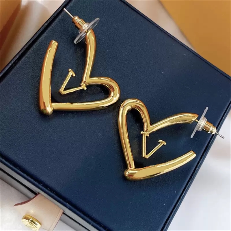 

Designer Womens Gold Earrings Brand Letter Ear Studs Fashion Women Big Circle Simple Earring Hoop Earrings For Woman High Quality 0606074