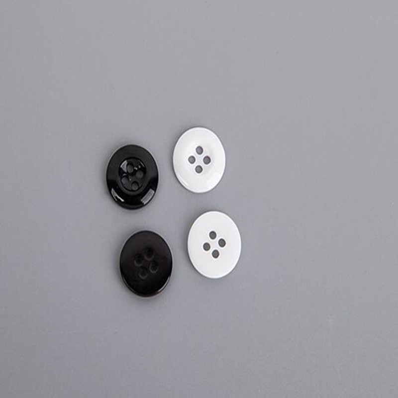 

06 Sewing machine button
