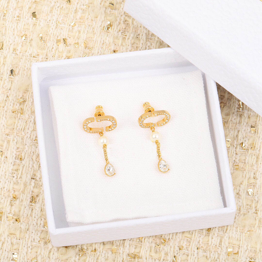 

2022 Top quality Charm stud earring with words design and sparkly diamond for women wedding jewelry gift have box stamp PS7722
