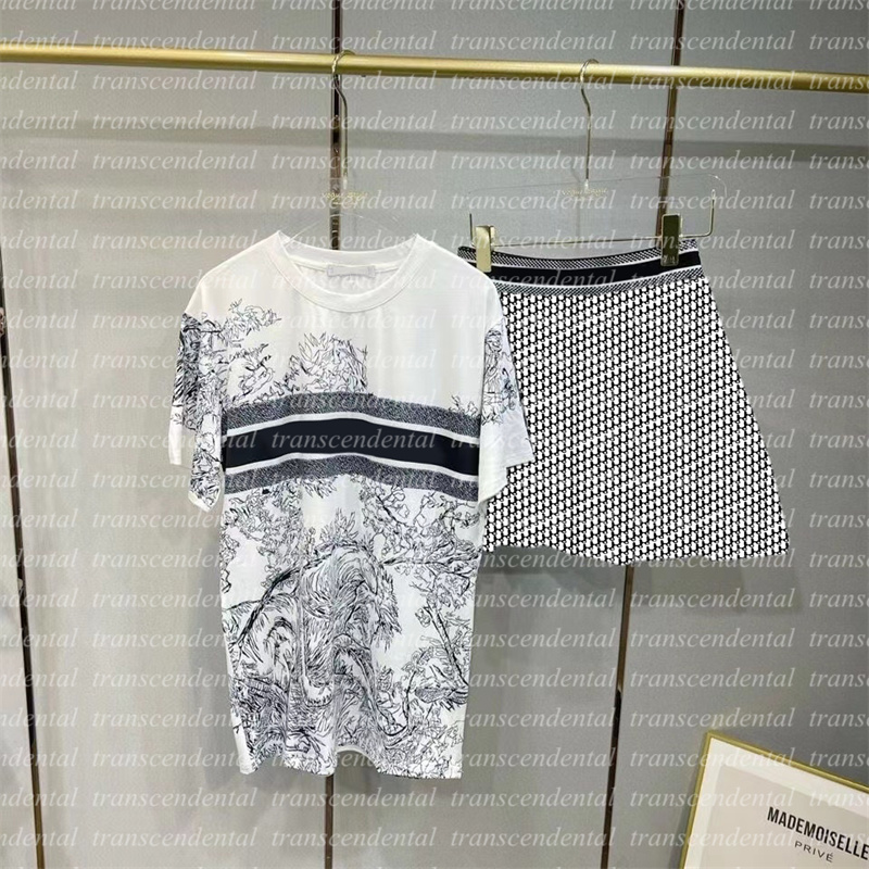 

Women's Two Piece Dress Set With Loose T Shirt Vest Mini Short Pleated Skirt Set Streetwear Fashion Blouse 22ss New Outfit, Extra shipping cost