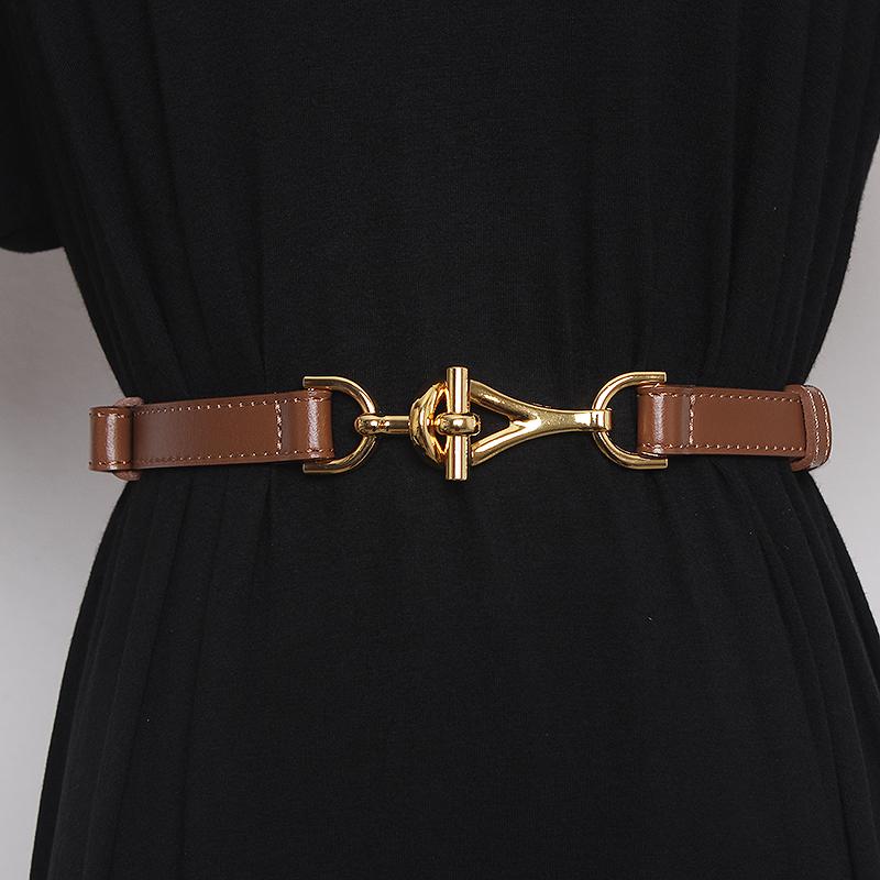 Ceintures rétro boucle de cheval d'or avec jupe pull en cuir taille ceinture décoration manteau mode dame