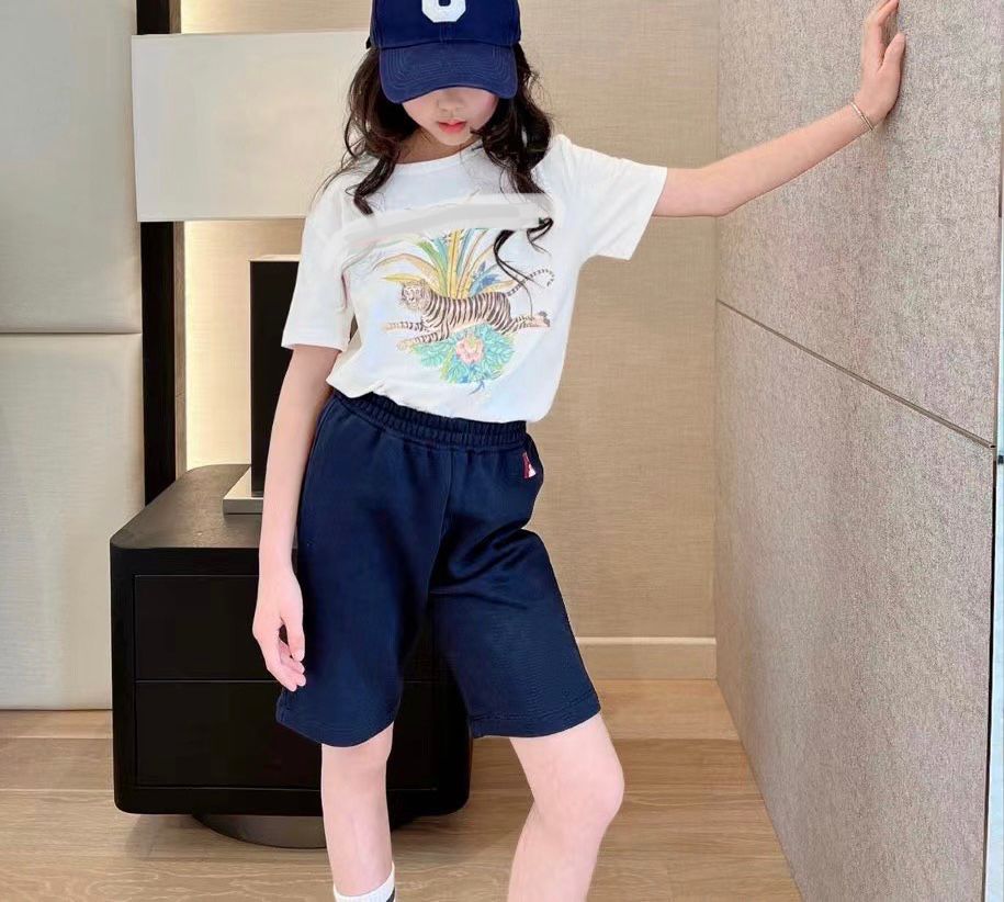 

5pcs/lot High Quality Baby Girls T-shirt Kids Children Clothing Casual Outfit Tiger Girl Tee shirt sylvia, Picture