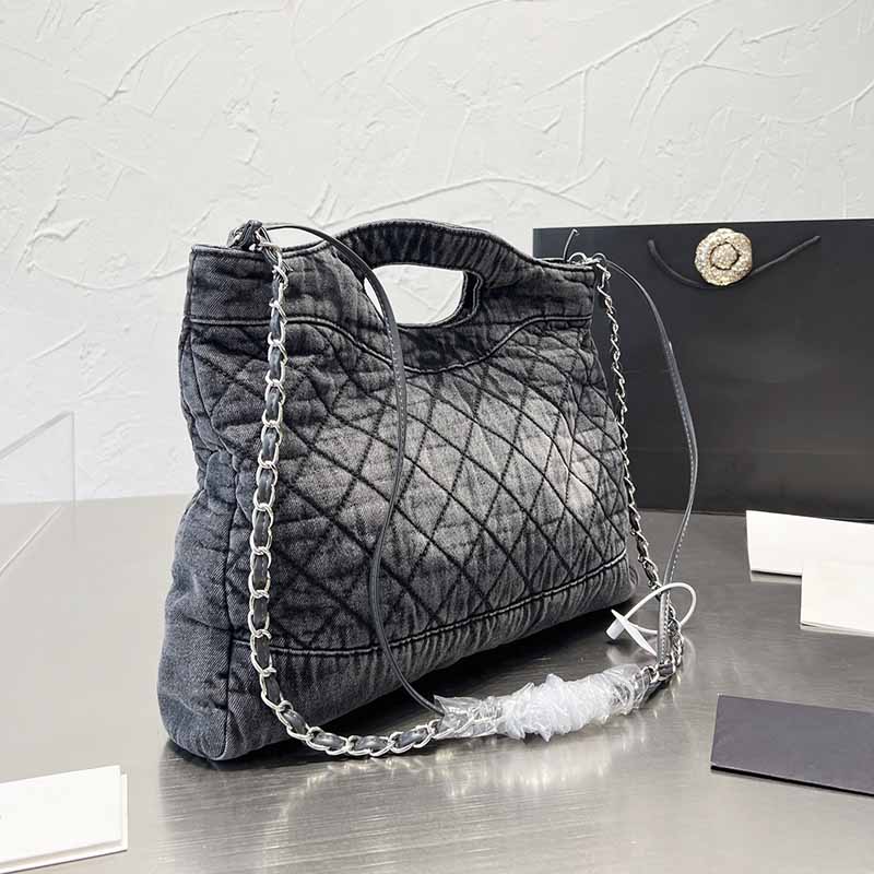 

30c Vintage French Shopping Bags Denim Cowboy Grey Handle Handbag Designers Silver Metal Hardware Double Chain Tote Quilted Diamond Quilting Designer Bags Women ZH