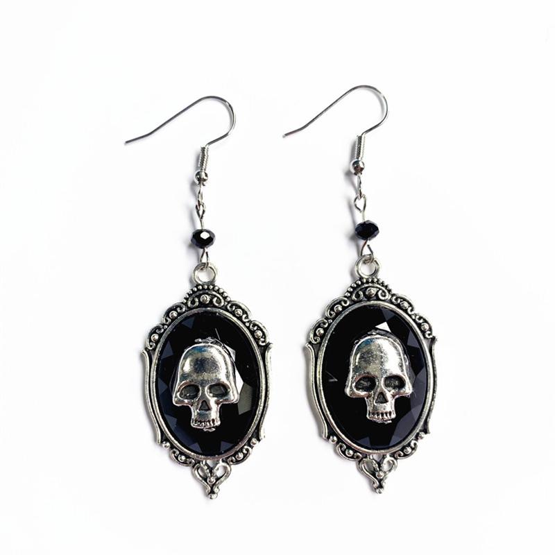 

Dangle & Chandelier Gothic Skull Earrings Vampire Embossed Black Crystal Pendants Halloween Jewelry Christmas GiftsDangle