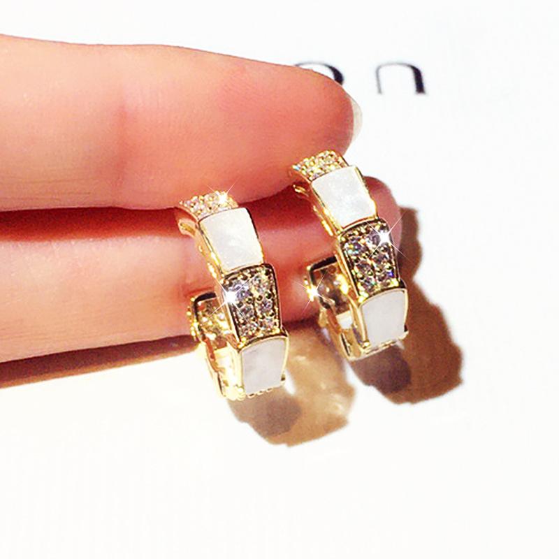 

Clip-on & Screw Back Fashion Luxury Inlaid Super Shining Exquisite Zircon Earring For Women Geometry Temperament Charm Ladies Earrings Jewel
