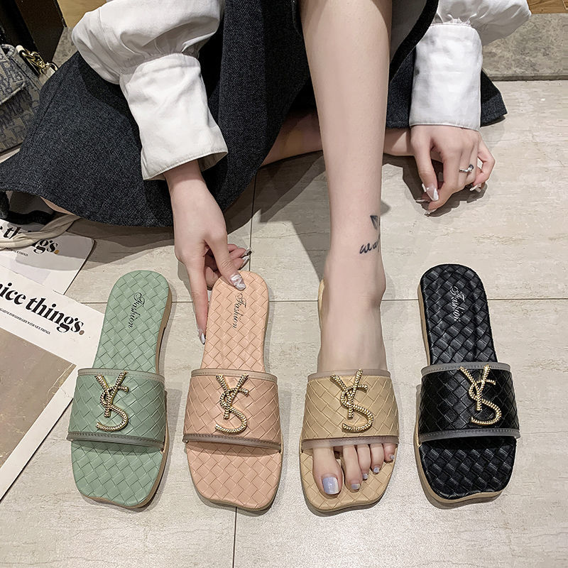 

Summer Women Letters Slippers 2022 Female Outdoor Soft Bottom Non-slip Slides Girls Sweet Square Head Sandals Beach Shoes Flip-flops 36-40, Black