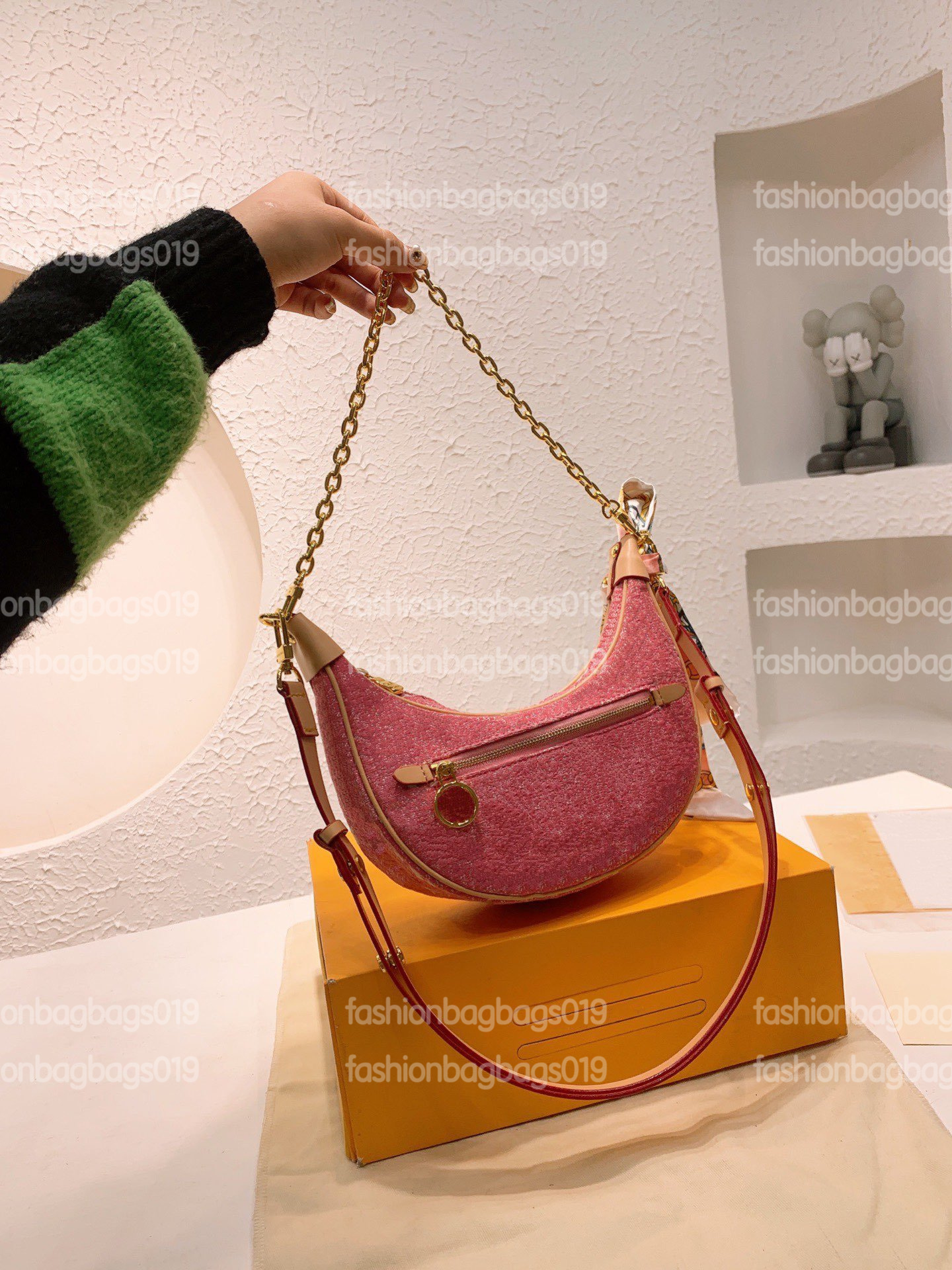 

Half-Moon Loop Baguette Handbag Chain Designer Bags Purse Wallet Navy-Blue Pink Denim Jacquard Weave Compact 2022 Show Cross Body Bag