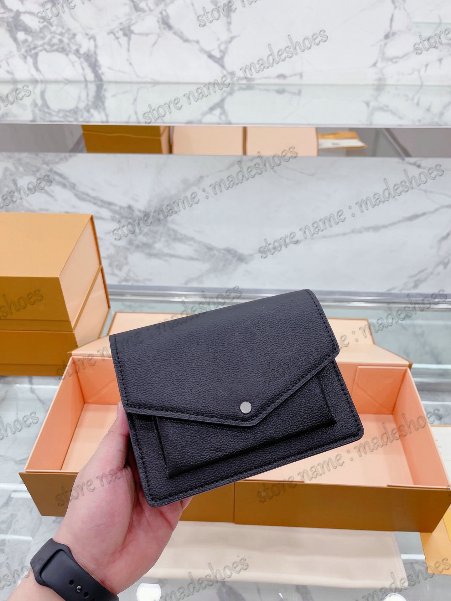 

Pochette Mylockme Mini Chain Black White Leather Shoulder Bag My lockme Designer Womens Handbag Luxury Clutch Bags Wallet Purse Initials clasp