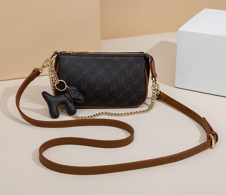 

Women's Messenger Bag Niche Design Underarm Bag Chain Printing Trendy Shoulder Bags, White