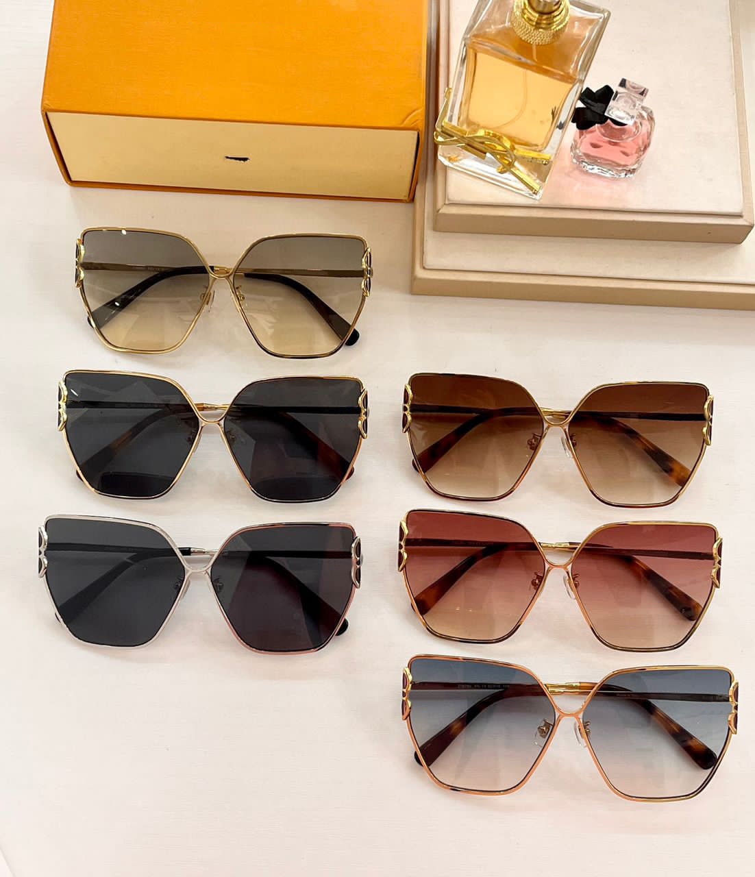 

Men Sunglasses For Women Latest Selling Fashion Sun Glasses Mens Sunglass Gafas De Sol Top Quality Glass UV400 Lens With Random Matching 1629