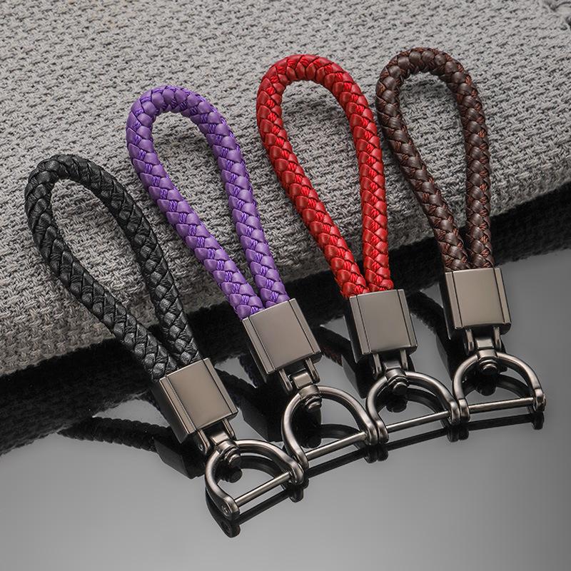 

Keychains Hand Woven Leather Car KeyChain Detachable Metal 360 Degree Rotating Horseshoe Buckle Key Chain For Men High Quality GiftKeychains