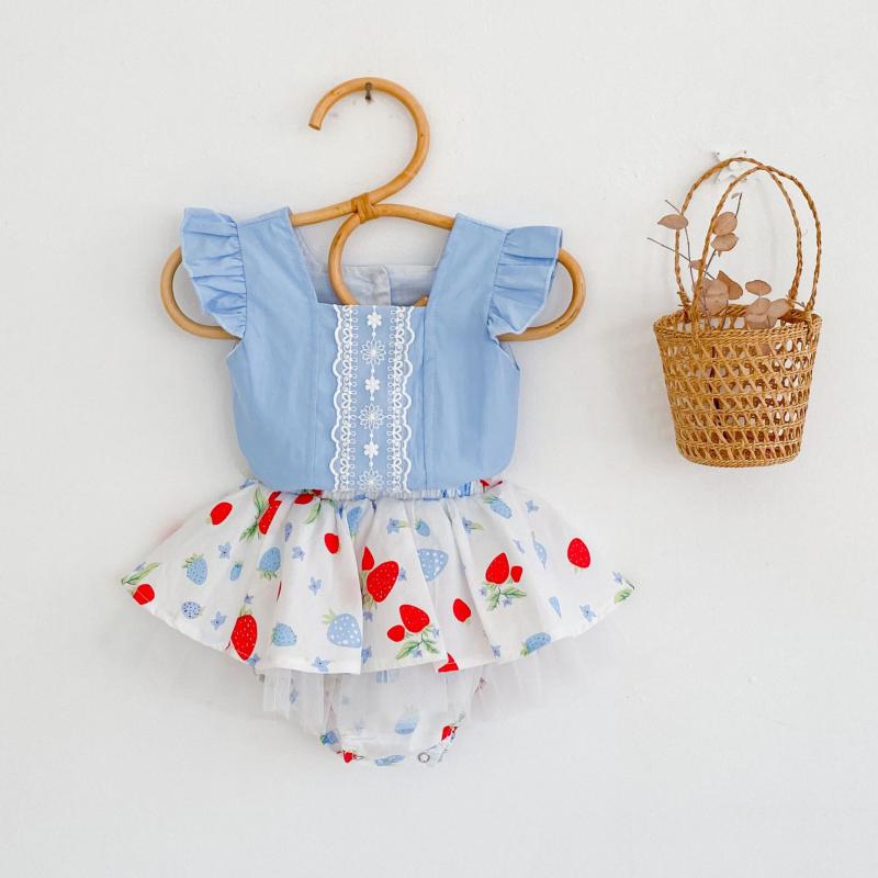 

Clothing Sets 2022 Baby Girl Clothes Set Summer Ins Flying Sleeve Shirt Strawberry Printed Skirt + Lace Top 2-piece Suit, Blue