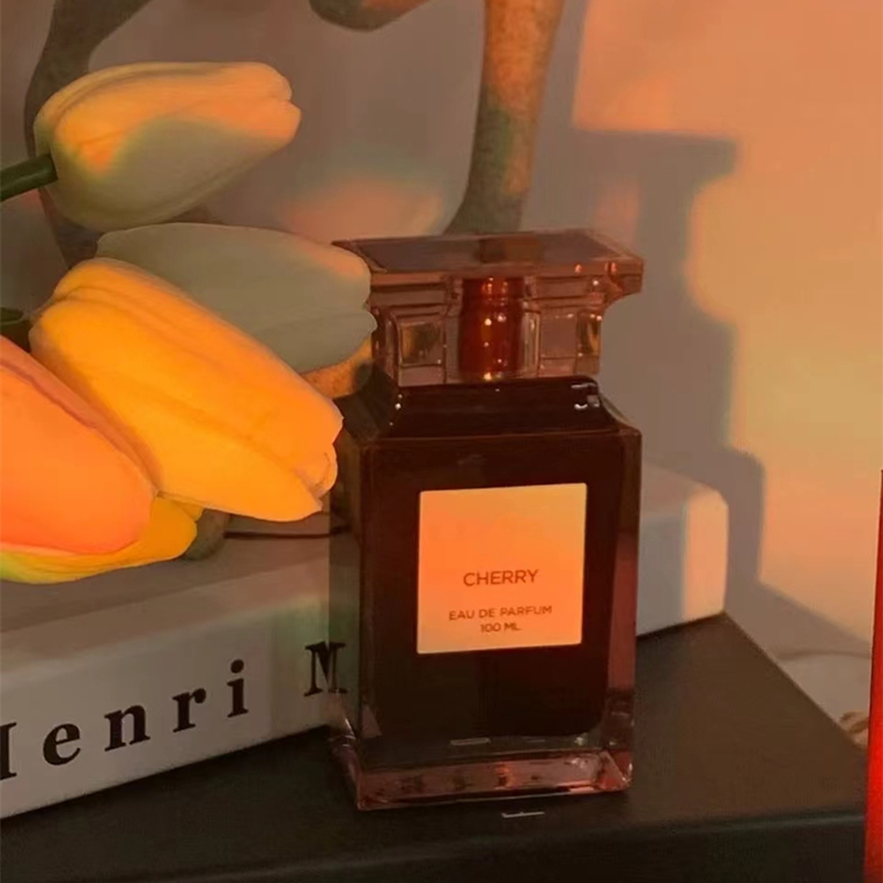 

Amazing smell designer luxuries Tobacco&Vanille Perfume 100ml Men Women Neutral Perfumes Fragrance Cherry Wood Tobacco Long Lasting Time Good Smell Cologne Spray