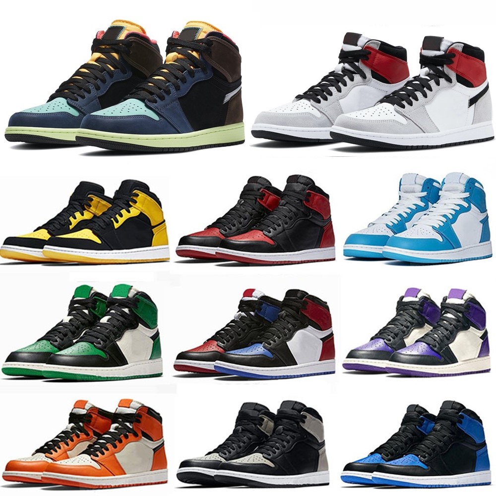 Top Quality 1S 1 Black Metallic Gold Basketball Chaussures Jeu Royal Bred Toe University Blue Bio Hack Jumpman Hommes Designer Baskets Chaussures