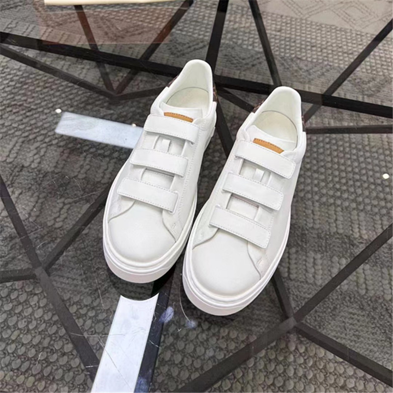 Printemps et automne Nouveau designer dames chaussures habillées velcro orteil rond des baskets de mode respirante unisexe confort de chaussures