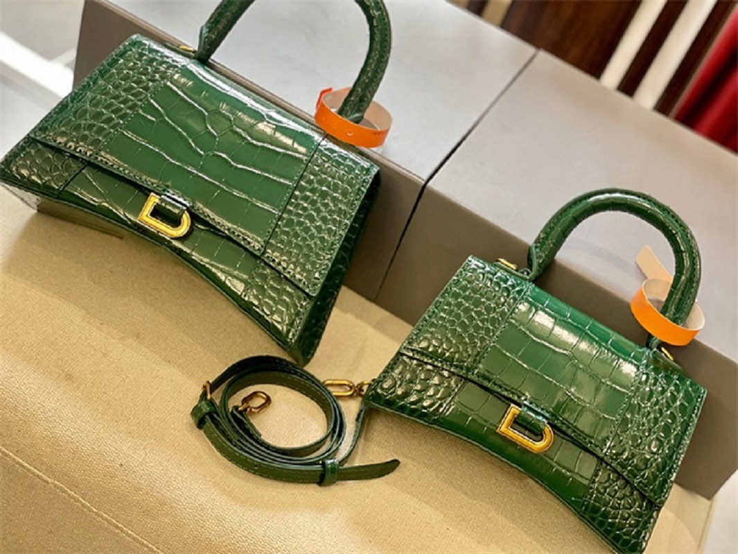 2022 Sacs de sacs de sacs Sacs à bandoulière crossbody Sacs de luxe de haute qualité Couleur de sablier forme de sablier en métal Alligator 2 Tai
