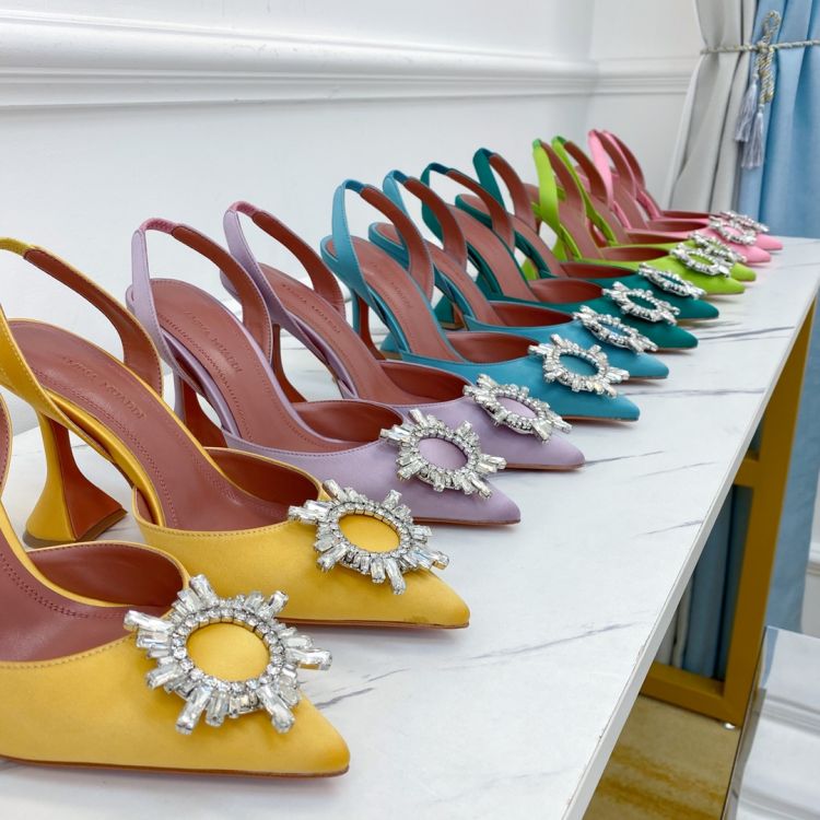 

Luxury Designer Woman Sandals Italy Amina Muaddi Black Satin Begum Sling Heels Begum Crystal Brooch Slingback Pumps women Rose red slippers Shoes, Only a shoe box
