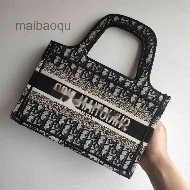 

Designer Evening Bag D-Joy Book Saddle Tote Bags Handbags Christian Women Luxurys Tote Canvas Large Capacity Handbag Shopping Bag