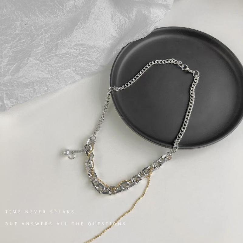 

Pendant Necklaces European American Light Luxury Gold And Silver Splice Necklace For Women Hip-Hop Personality Pearl Clavicle Chain Gothic J