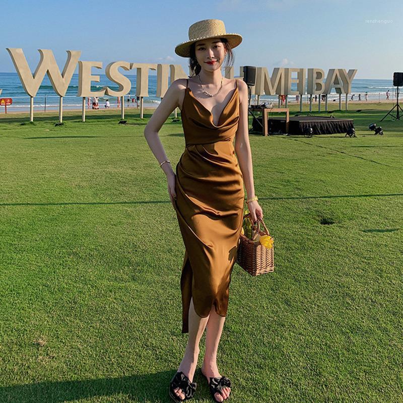 

Casual Dresses 2022 Gold Sexy Satin Swinging Collar Long Dress Women Elegant Spaghetti Strap Backless Robe Bodycon Summer Slim Party