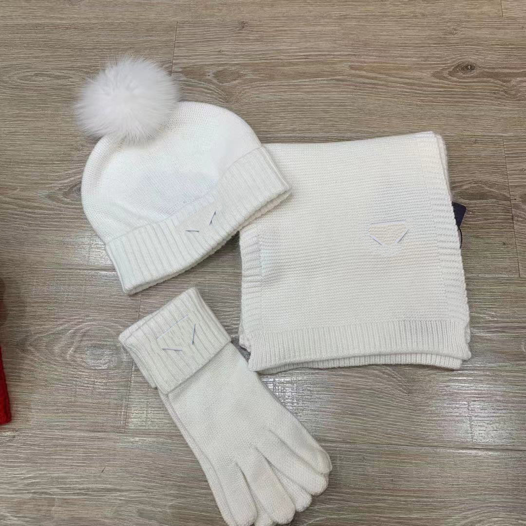 

High Quality Hats Scarfs Set For beanies Men Women Winter 3 Piece Design Shawl Designer Baseball Caps Scarves Wool Beanie Wrap Hawaii Scarf Hat Glove Sets Box 129