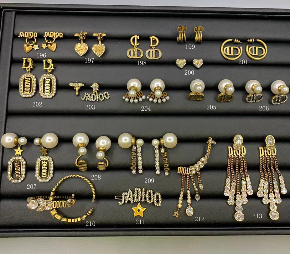 

designer jewelry D letter women's classic Brass Pearl Earrings Luxury stud Fashion Bees Diamond tassels for female Valentine's Day gift with Box