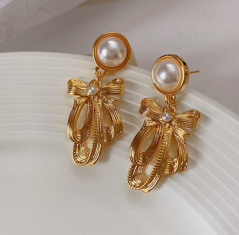 

New great B letter dangle pearl earrings temperament fashion personality long earring tassel women's ear studs B010