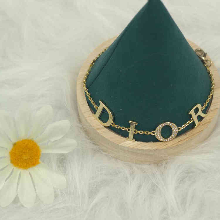 d Family Red Letter Women's 20202 Spring New Jewelry2022 Luxury Brand Fashion Design Versatile Ladies Bracelet