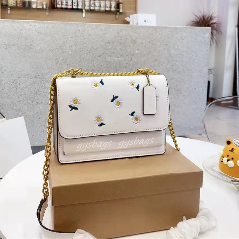 Woman Klares Cherry Shoulder Bags Leather Designer Embroidery Daisy Totes Fashion Small Flowers Camera Bag Patchwork Flaps 2022