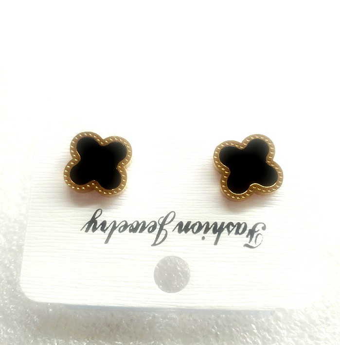 

Classic Women Style Four Leaf Clover Stud Earring Gold Stainless Steel Earring