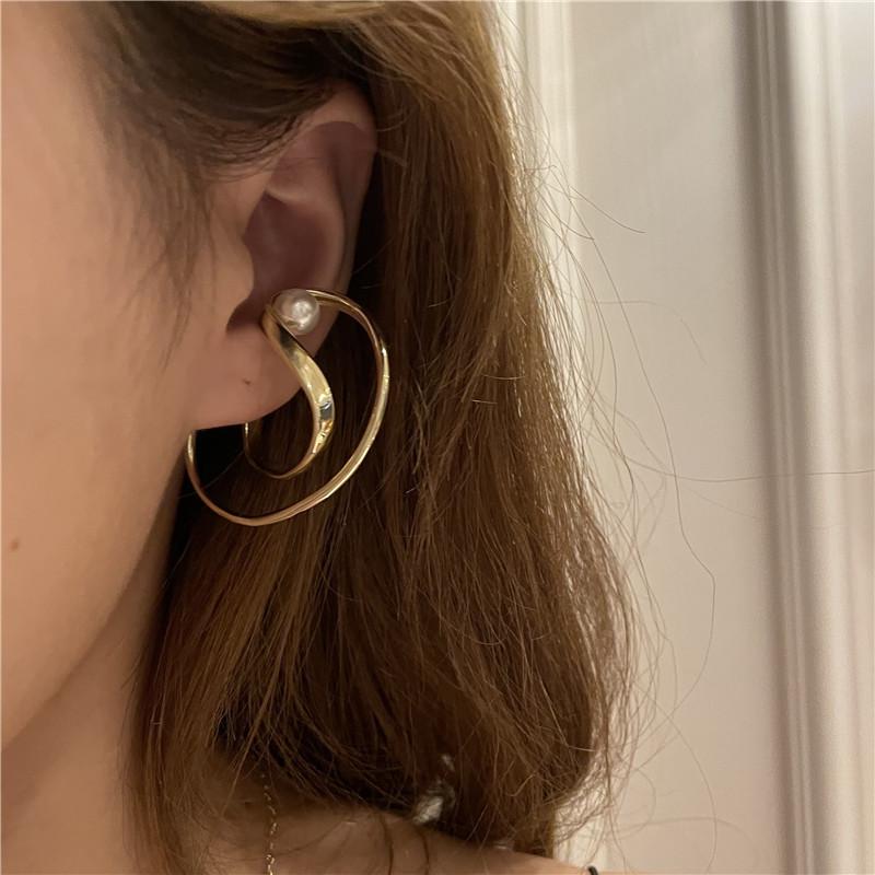 

Clip-on & Screw Back Fake Piercing Double Circle Geometric Cross Earcuff Chunky Ear Cuff Pearl Clip On Faux Earrings For Women Punk Kpop Jew