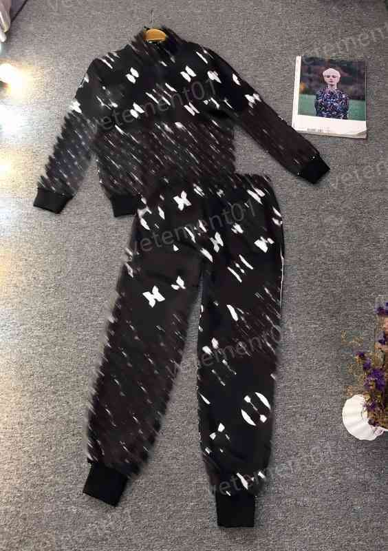 

Womens Two Piece Pants Fashion Brand Full Body Logo Print Jacket Top with Sweatpants 2 Piece Sets Luxury Designer Tracksuits 0912