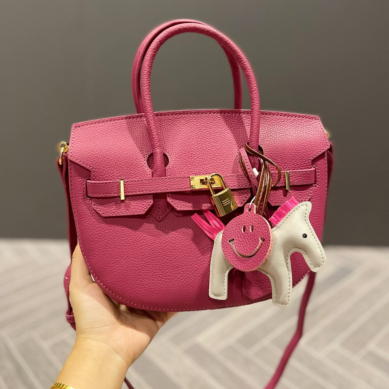 

Genuine Leather Totes bag lady Crossbody Luxury Designer Brand Fashion Shoulder Bags Handbags High Quality Women Letter Purse Phone bag Wallet Metallic Cartoon, No bags
