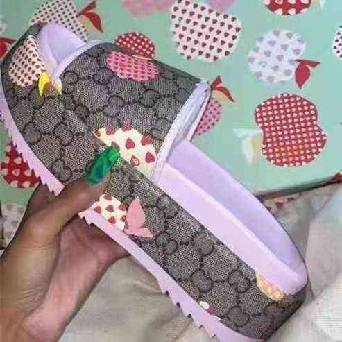 

g Family Thick Soled Printed Flip Flops Summer Style Outer Wear High Embroidery Mop Muffin Fashion Large Slippers, Pink