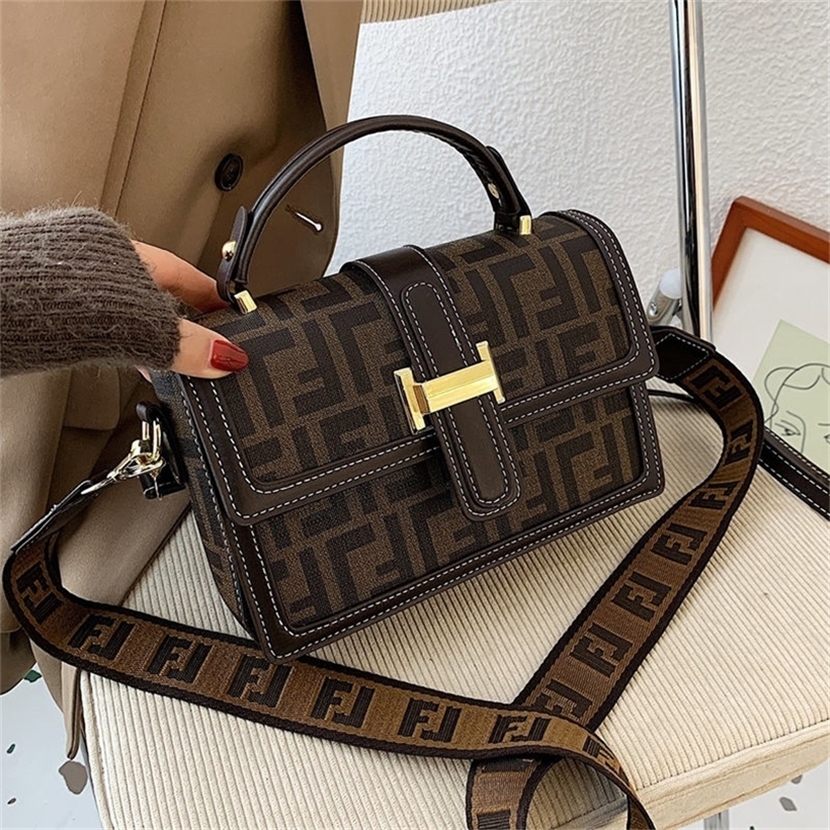 

Factory direct sale female Single Shoulder Chaohan Bag underarm contrast color women's bag wide shoulder strap XFN3, Sky blue