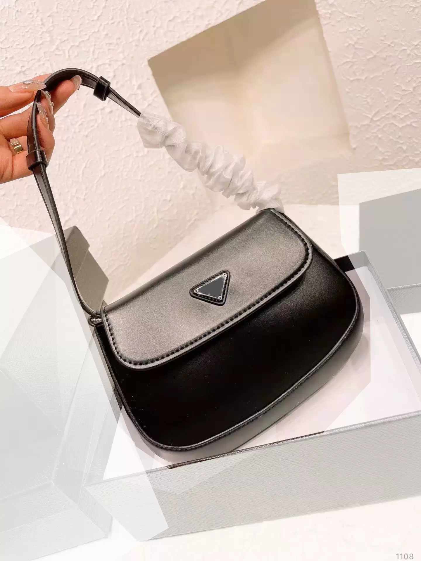 

2022 Cleo armpit bag shoulder bags luxury Nylon handbags Hobo Bags High quality Designer Crossbody, 20