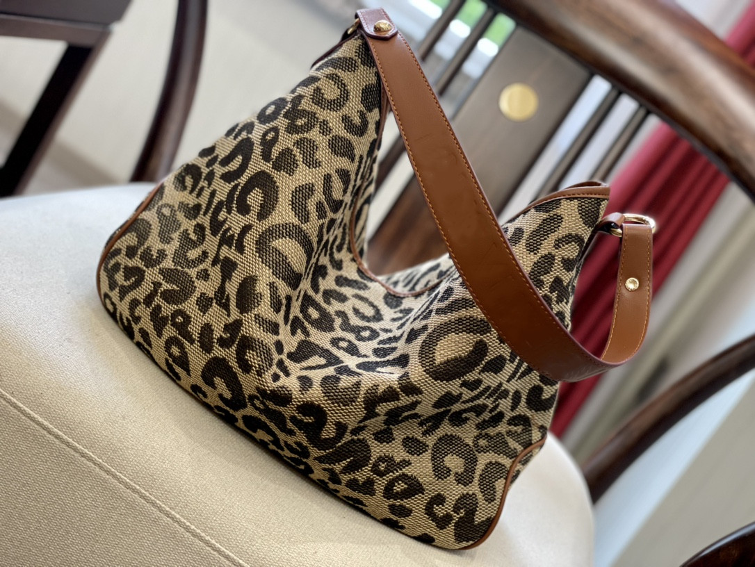 

2022New designer design shoulder bag women's leopard canvas bag fashionable and versatile
