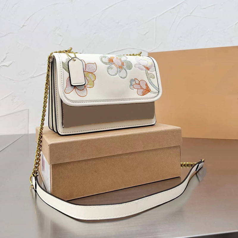 

AAA Woman Klares Embroidery Cross Cody Bags Designer Dempseys Camera Bag Fashion Daisy Single Shoulder Lady Small Print Purses Flaps 2022, Box(could get damaged)