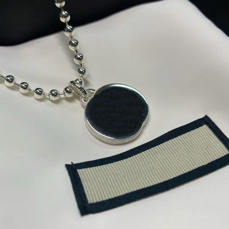 

Luxury Pendant Necklaces Designer Jewelry 925 Sliver Plated G Necklace For Women Round Bead Chain Indented Wedding Gift Accessories Box Good