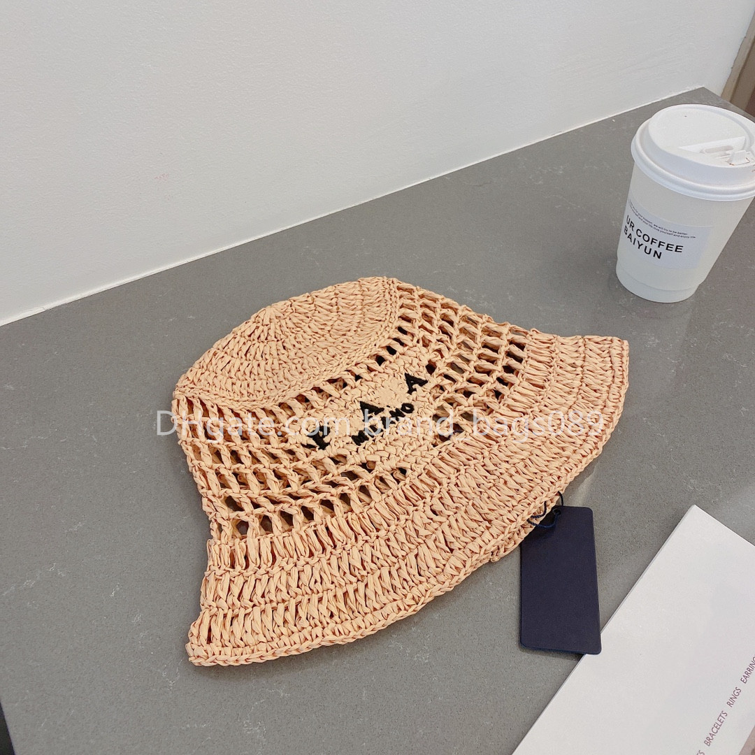 

Wholesale Casual Luxury designer Raffia woven hat Grass Braid Summer Breathable Shade Caps Letter Design for Man Woman Summer beach hats, Box