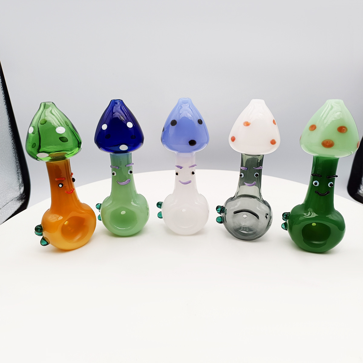 

New high borosilicate glass pipe Mushroom pipes multi-color optional smoke accessories for smoking bottle Oil Burner Tobacco